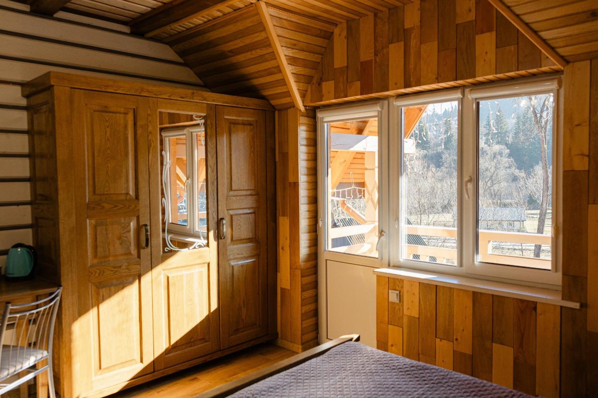 Hotel Zatyshok Nad Prutom Bukovel Esterno foto
